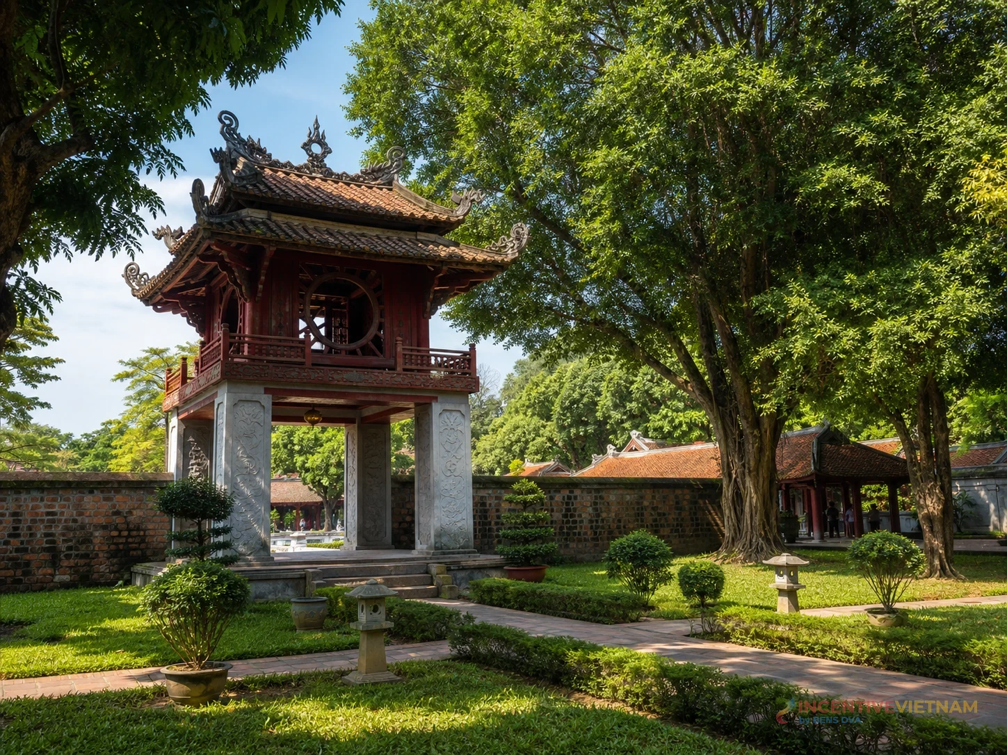 ลานวิหารวรรณกรรมฮานอยสำหรับกิจกรรมวัฒนธรรมหลักของทริปบริษัท
