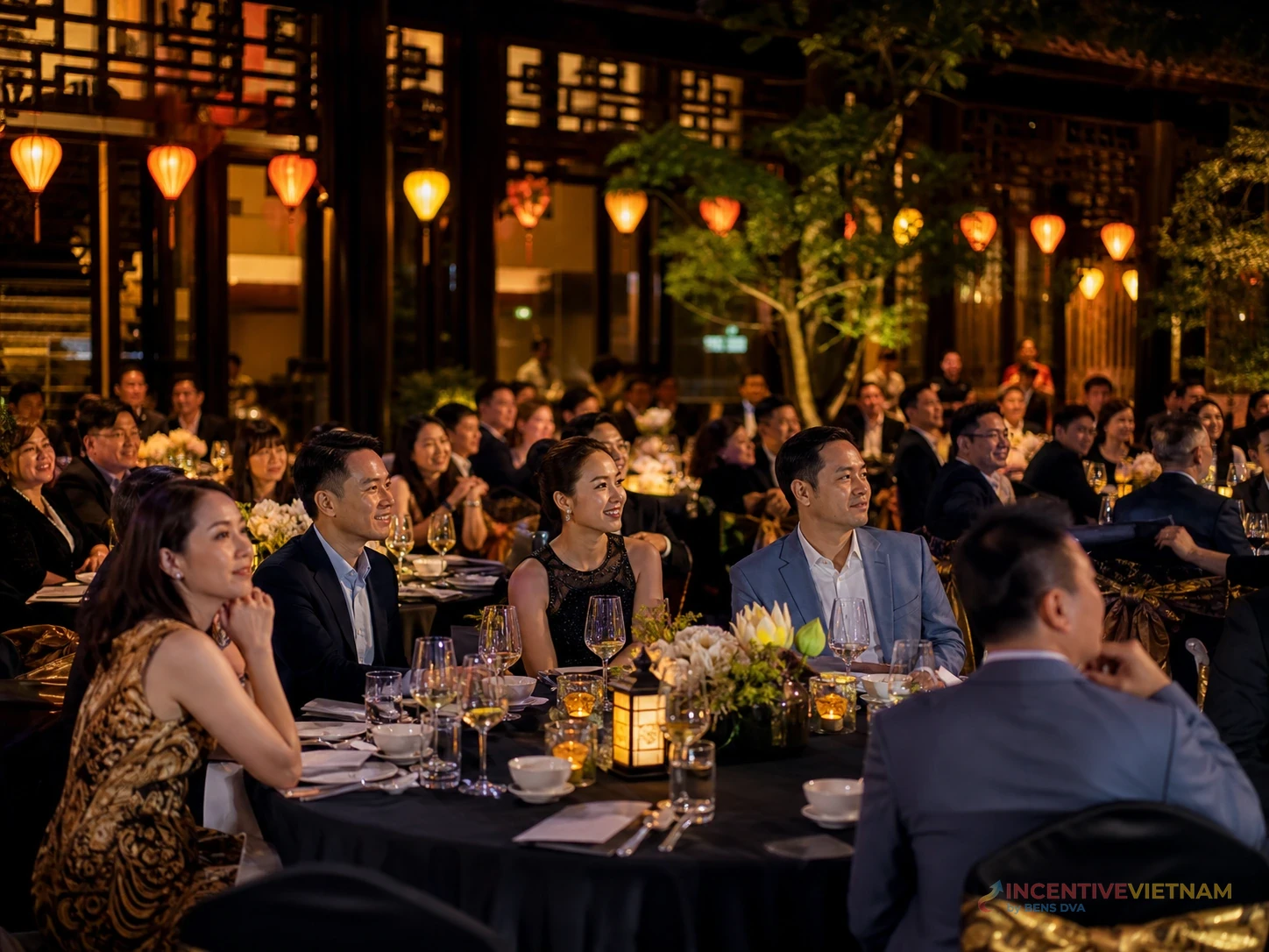บรรยากาศ gala dinner สำหรับทริปองค์กรเวียดนามปลายปี